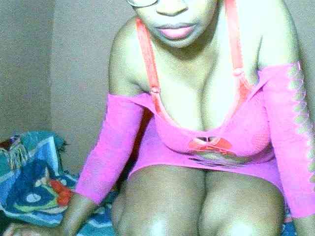 Nirinah2710 webcam