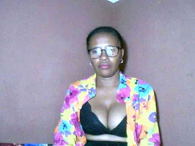 Nirinah2710 webcam