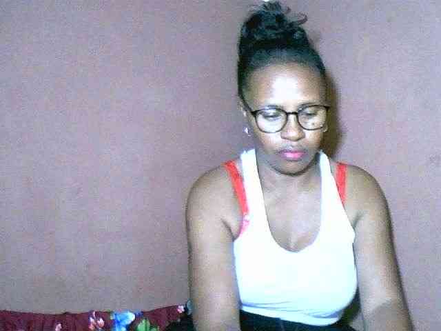 Nirinah2710 webcam