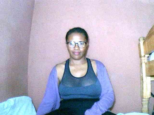 Nirinah2710 Live Webcam on BongaCams