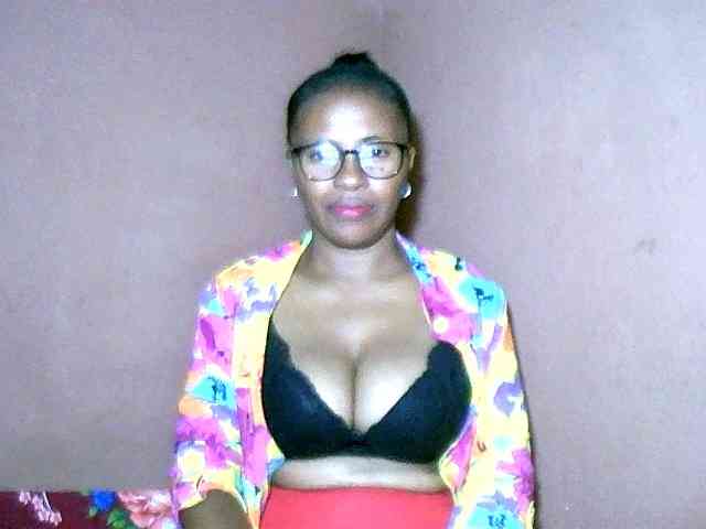 Nirinah2710 webcam