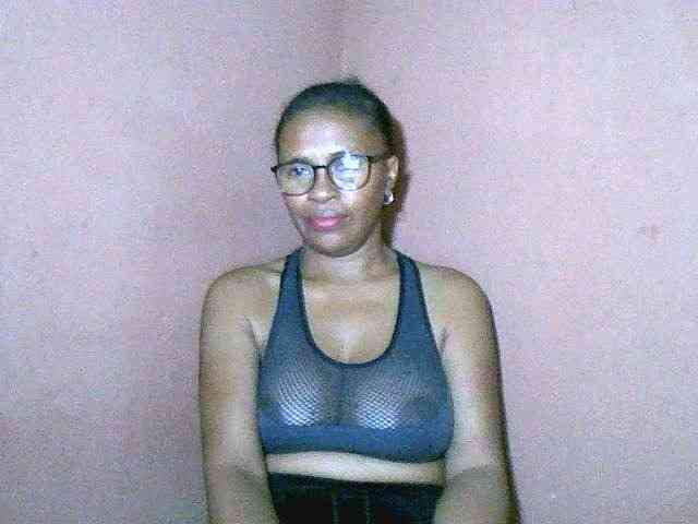 Nirinah2710 webcam