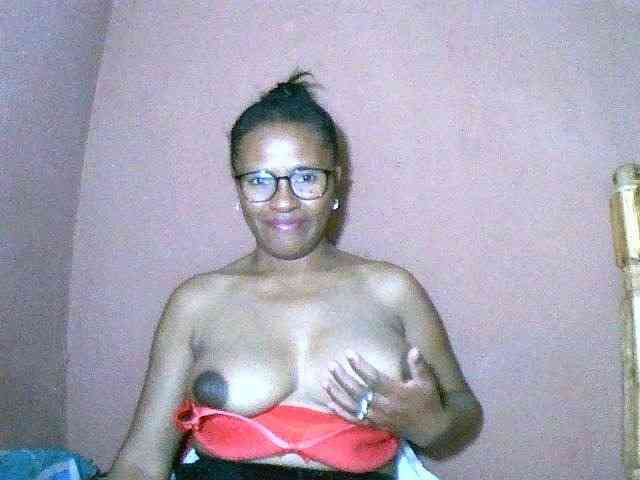 Nirinah2710 webcam