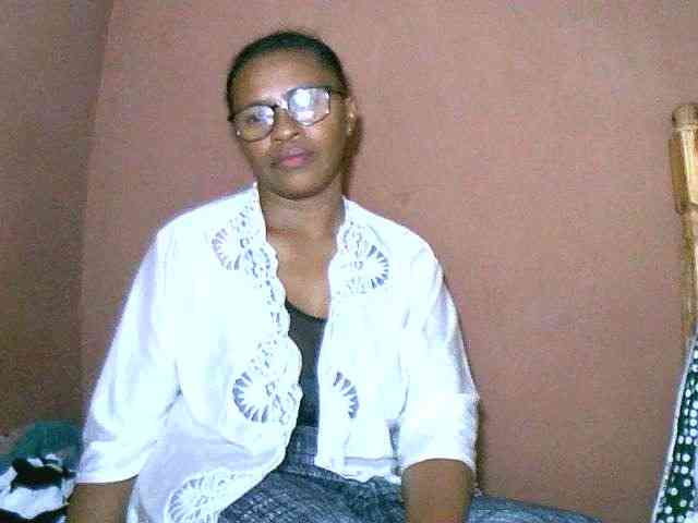 Nirinah2710 webcam