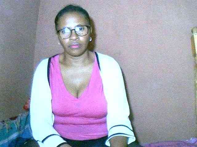 Nirinah2710 webcam