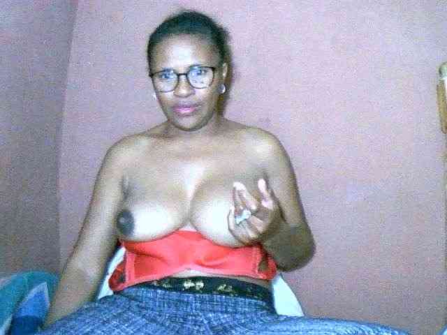 Nirinah2710 webcam