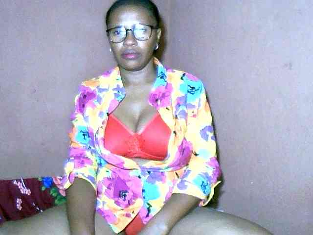 Nirinah2710 webcam