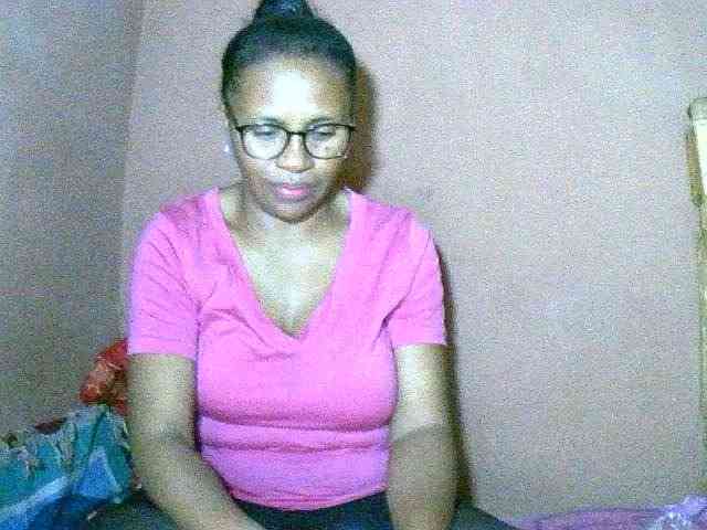 Nirinah2710 webcam