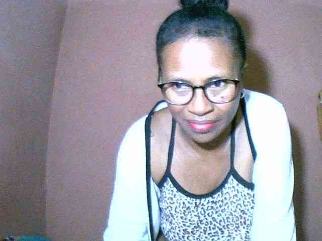 Nirinah2710 webcam