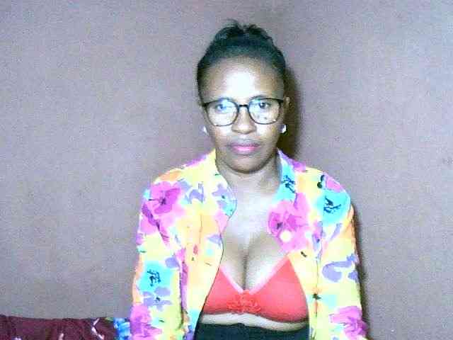 Nirinah2710 webcam