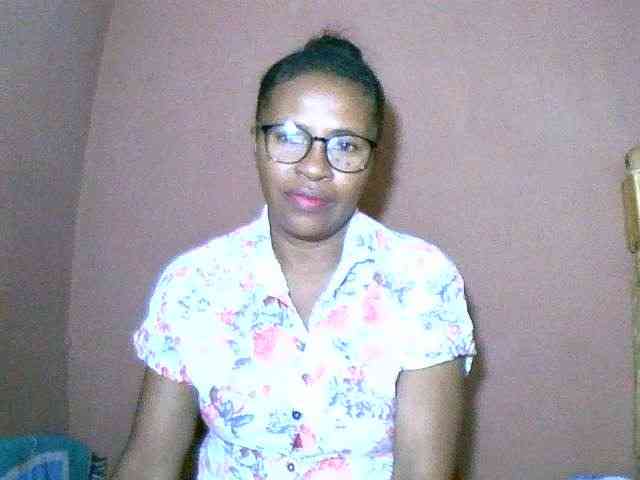 Nirinah2710 webcam