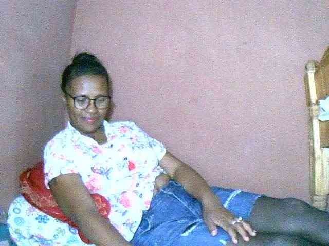 Nirinah2710 webcam