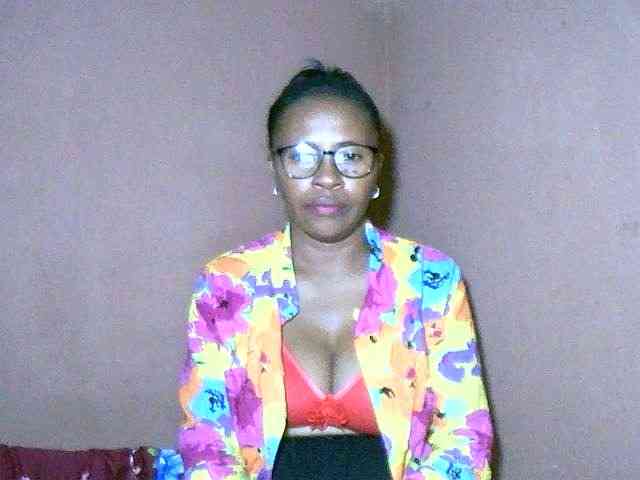 Nirinah2710 webcam