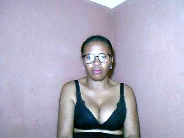 Nirinah2710 webcam
