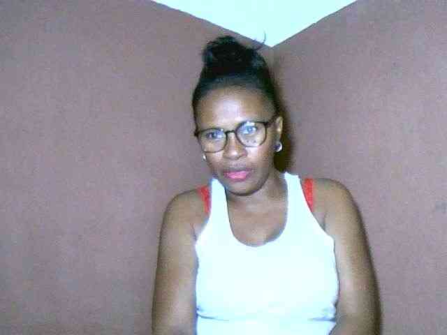 Nirinah2710 webcam