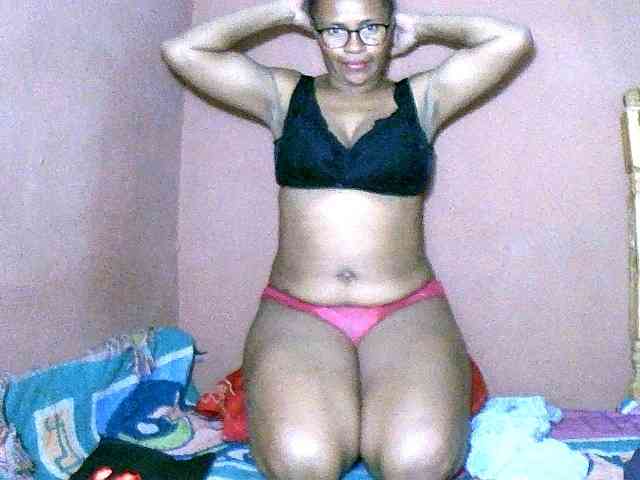 Nirinah2710 webcam
