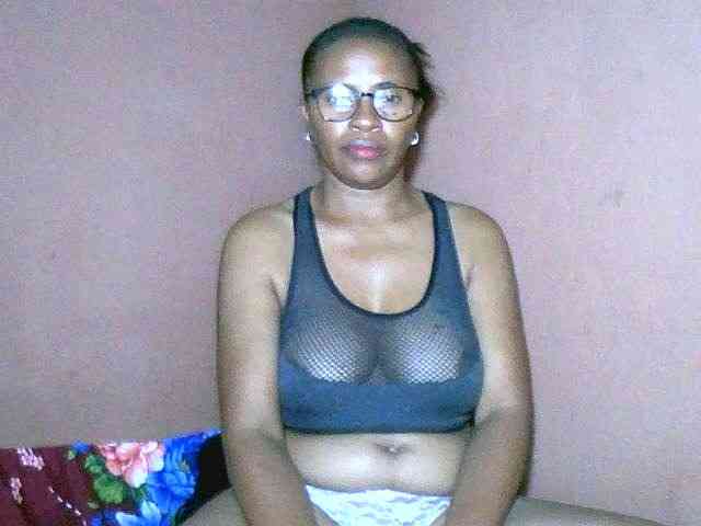Nirinah2710 webcam