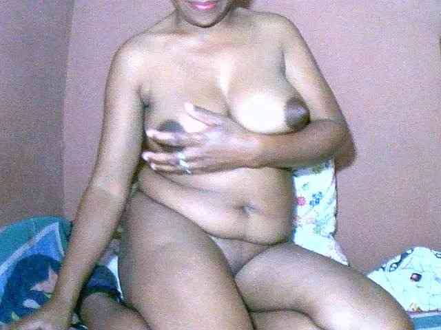 Nirinah2710 webcam
