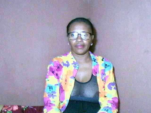 Nirinah2710 webcam