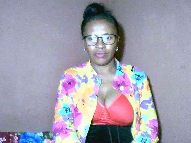 Nirinah2710 webcam
