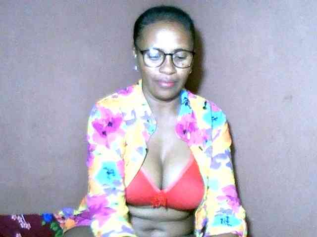 Nirinah2710 webcam
