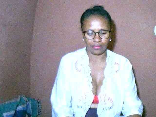 Nirinah2710 webcam