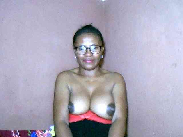 Nirinah2710 webcam