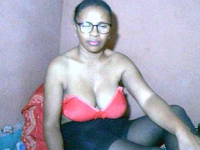 Nirinah2710 webcam