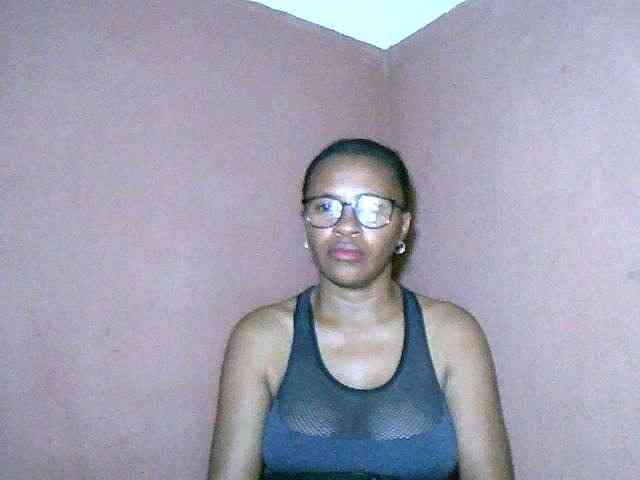 Nirinah2710 webcam