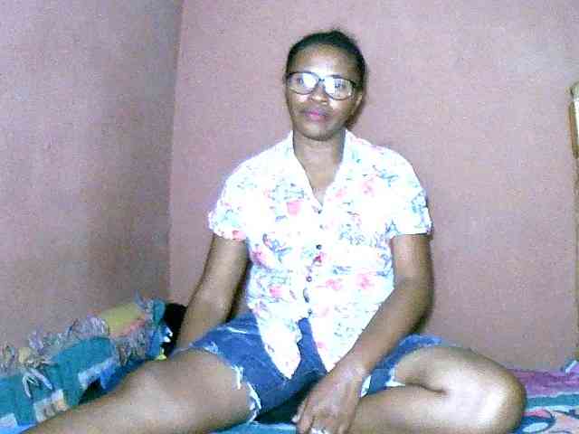 Nirinah2710 webcam