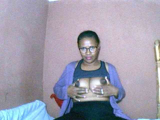 Nirinah2710 webcam
