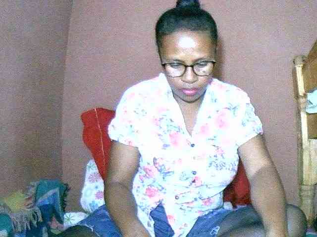 Nirinah2710 webcam