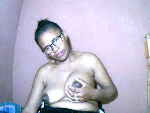 Nirinah2710 webcam