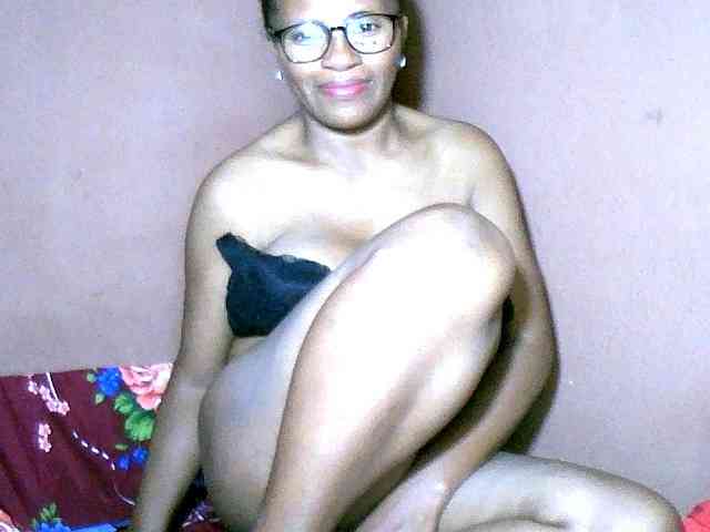 Nirinah2710 webcam