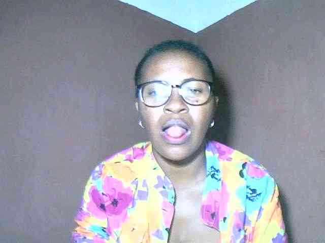 Nirinah2710 webcam