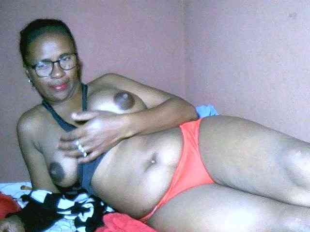 Nirinah2710 webcam