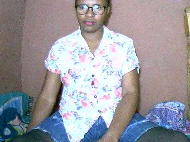 Nirinah2710 webcam