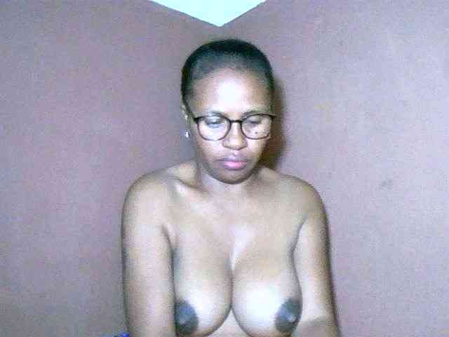 Nirinah2710 webcam