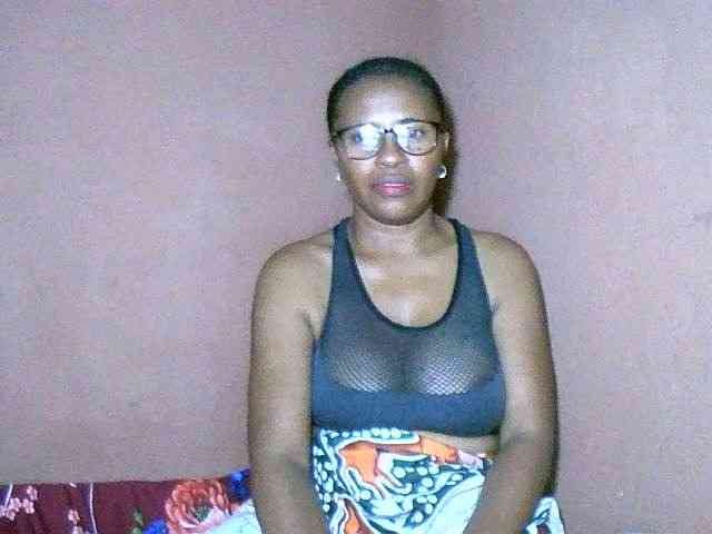 Nirinah2710 webcam
