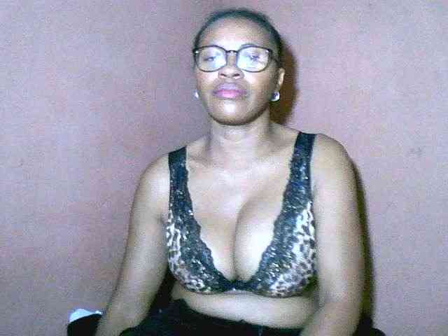 Nirinah2710 webcam