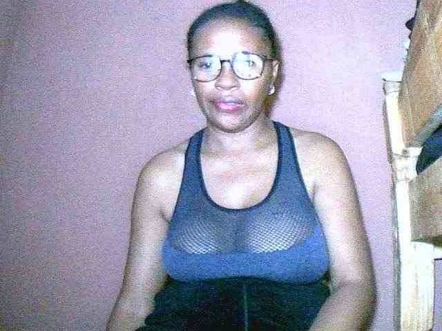 Nirinah2710 webcam