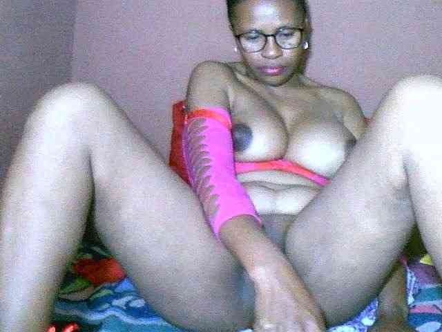 Nirinah2710 webcam