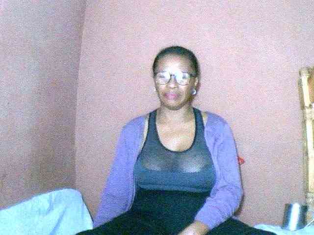Nirinah2710 webcam