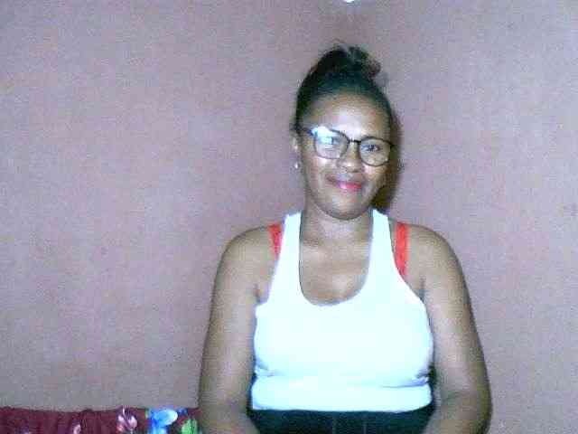 Nirinah2710 webcam