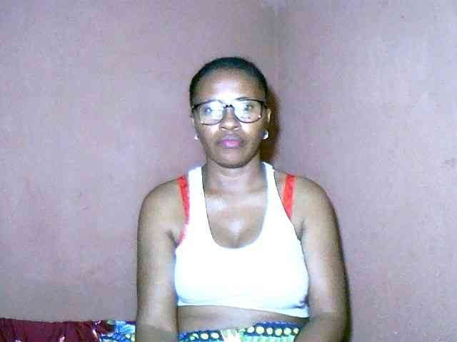 Nirinah2710 webcam