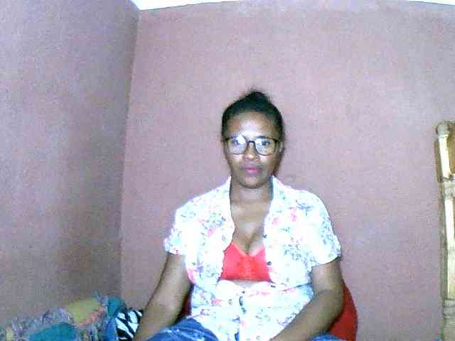 Nirinah2710 webcam
