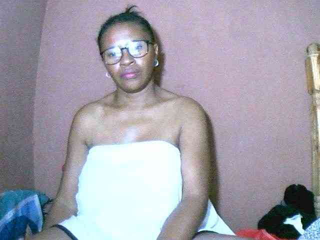 Nirinah2710 webcam