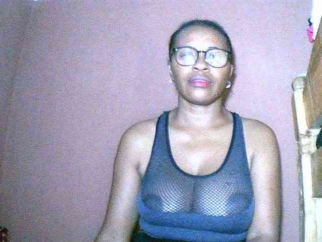 Nirinah2710 webcam