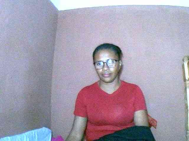 Nirinah2710 webcam