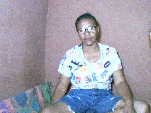 Nirinah2710 webcam